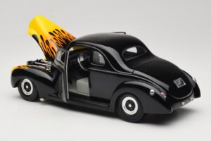 Ford Deluxe Hot Rod Negro Universal Hobbies 1:18 6002 Metal - imagen 5 de 8