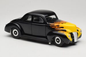 Ford Deluxe Hot Rod Negro Universal Hobbies 1:18 6002 Metal - imagen 6 de 8