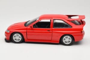 Ford Escort Mk5 RS Cosworth Rojo UT Models 1:18 180082102 Metal - imagen 4 de 8