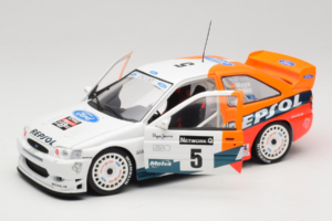 Ford Escort RS Cosworth Repsol #5 C. Sainz / L. Moya RAC Rally 1997 UT Models 1:18 39750 Metal - imagen 2 de 8