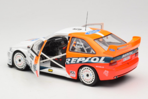 Ford Escort RS Cosworth Repsol #5 C. Sainz / L. Moya RAC Rally 1997 UT Models 1:18 39750 Metal - imagen 5 de 8