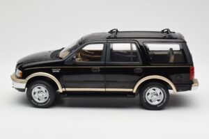 Ford Expedition Eddie Bauer Negro UT Models 1:18 22710 Metal - imagen 5 de 7