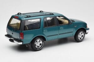 Ford Expedition XLT Verde Metalizado UT Models 1:18 22717 Metal - imagen 3 de 8