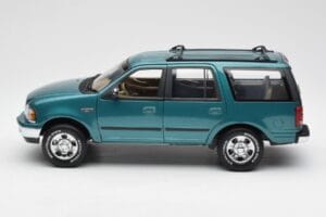 Ford Expedition XLT Verde Metalizado UT Models 1:18 22717 Metal - imagen 4 de 8