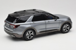 Ford Explorer Gris OEM 1:18 FORD2020 Metal - imagen 3 de 8