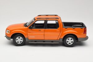 Ford Explorer Sport Trac Naranja Maisto 1:18 536891G Metal - imagen 4 de 8