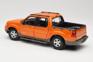 Ford Explorer Sport Trac Naranja Maisto 1:18 536891G Metal - imagen 7 de 8