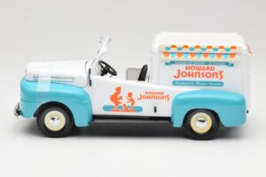 Ford F-1 Howard Johnson's Ice Cream Road Signature 1:18 92229 Metal - imagen 3 de 6