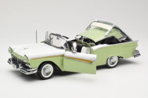 Ford Fairlane Skyliner Verde & Blanco Sun Star 1:18 FORD003 Metal - imagen 2 de 9