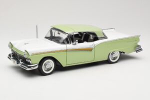 Ford Fairlane Skyliner Verde & Blanco Sun Star 1:18 FORD003 Metal - imagen 3 de 9