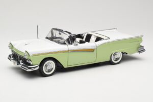 Ford Fairlane Skyliner Verde & Blanco Sun Star 1:18 FORD003 Metal