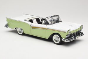 Ford Fairlane Skyliner Verde & Blanco Sun Star 1:18 FORD003 Metal - imagen 7 de 9