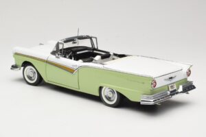Ford Fairlane Skyliner Verde & Blanco Sun Star 1:18 FORD003 Metal - imagen 8 de 9