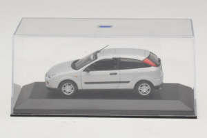 Ford Focus Mk1 3-Door Plata Minichamps 1:43 FOCUS005 Metal - imagen 4 de 5