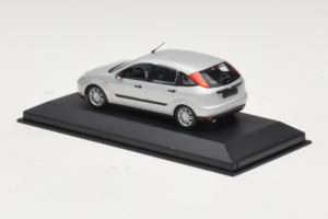 Ford Focus Mk1 Plateado Minichamps 1:43 FOCUS006 Metal - imagen 3 de 4