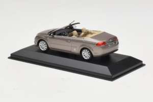 Ford Focus Mk2 CC Gris Minichamps 1:43 FORD005 Metal - imagen 3 de 4