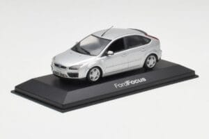 Ford Focus Mk2 Moondust Plata Minichamps 1:43 FOCUS002 Metal - imagen 2 de 4