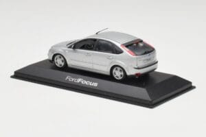 Ford Focus Mk2 Moondust Plata Minichamps 1:43 FOCUS002 Metal - imagen 3 de 4