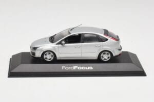 Ford Focus Mk2 Moondust Plata Minichamps 1:43 FOCUS002 Metal