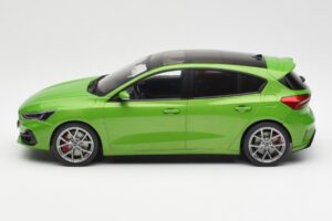 Ford Focus ST Mk4 Verde MCG 1:18 MCG18452 Metal - imagen 3 de 6