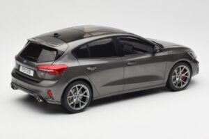 Ford Focus ST Mk4 Gris MCG 1:18 MCG18454 Metal - imagen 2 de 6