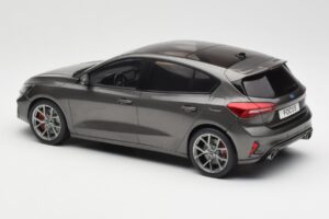 Ford Focus ST Mk4 Gris MCG 1:18 MCG18454 Metal - imagen 5 de 6