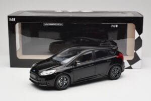 Ford Focus ST Mk2 Panther Black Metallic Minichamps 1:18 110082000 Metal - imagen 8 de 8