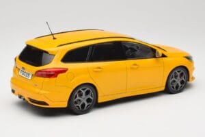 Ford Focus ST Turnier Mk3 Amarillo MCG 1:18 MCG18464 Metal - imagen 2 de 6