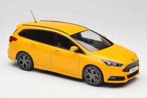 Ford Focus ST Turnier Mk3 Amarillo MCG 1:18 MCG18464 Metal - imagen 4 de 6