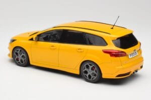 Ford Focus ST Turnier Mk3 Amarillo MCG 1:18 MCG18464 Metal - imagen 5 de 6