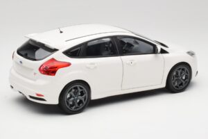 Ford Focus ST Mk2 Blanco Minichamps 1:18 110082004 Metal - imagen 3 de 8