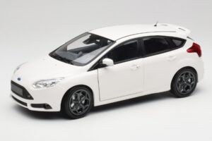 Ford Focus ST Mk2 Blanco Minichamps 1:18 110082004 Metal