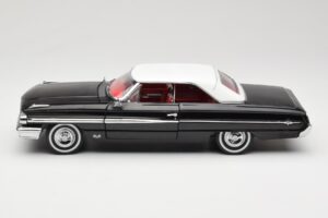Ford Galaxie 500 Negro Sun Star 1:18 1442 Metal - imagen 4 de 8