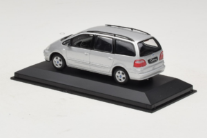 Ford Galaxy Mk2 Plata Minichamps 1:43 GALAXY001 Metal - imagen 3 de 4