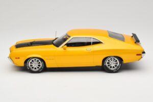 Ford Gran Torino Sport Amarillo IXO 1:18 18CMC186 Metal - imagen 3 de 6