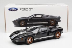 Ford GT Negro Con Franjas Blancas AUTOart 1:18 73023 Metal - imagen 8 de 8