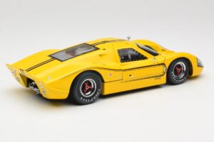 Ford GT40 Mk IV Amarillo 1967 Shelby Collectibles 1:18 31414S Metal - imagen 3 de 8