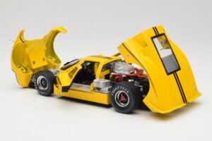 Ford GT40 Mk IV Amarillo 1967 Shelby Collectibles 1:18 31414S Metal - imagen 5 de 8