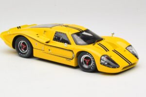 Ford GT40 Mk IV Amarillo 1967 Shelby Collectibles 1:18 31414S Metal - imagen 6 de 8
