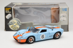 Ford GT40 Gulf #6 J. Ickx / J. Oliver 24 Hours of Le Mans 1969 Eagles Race 1:18 300600 Metal - imagen 8 de 8