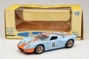 Ford GT40 Gulf #6 J. Ickx / J. Oliver 24 Hours of Le Mans 1969 Revell 1:18 48824 Metal - imagen 8 de 8