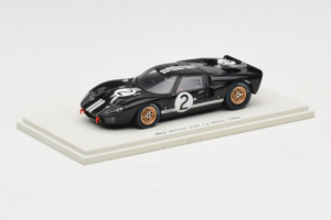 Ford GT40 Mk II #2 B. McLaren / C. Amon Shelby American Winner 24 Hours of Le Mans 1966 Spark 1:43 43LM66-O1 Resina - imagen 2 de 4