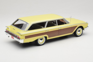 Ford Country Squire Amarillo MCG 1:18 MCG18048 Metal - imagen 2 de 6