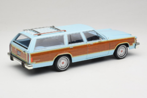 Ford LTD Country Squire Charlie's Angels Movie GreenLight 1:18 19066 Metal - imagen 3 de 8
