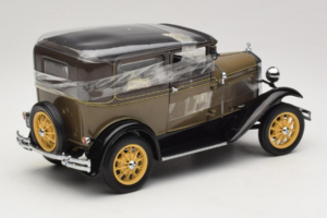 Ford Model A Tudor Chicle Drab Motor City 1:18 41003 Metal - imagen 2 de 6