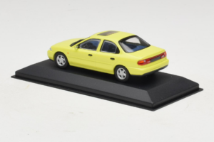 Ford Mondeo Mk1 Citrus Yellow Minichamps 1:43 MIN0821001 Metal - imagen 3 de 4