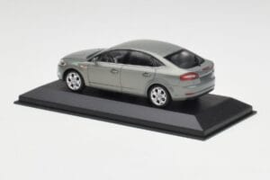 Ford Mondeo Mk3 Sedan Gris Metallic Minichamps 1:43 IND403086003 Metal - imagen 3 de 4
