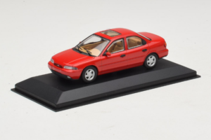 Ford Mondeo Mk1 Sedan Rojo Minichamps 1:43 82000 Metal - imagen 2 de 4