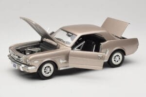 Ford Mustang 1964 1/2 Plata Mira 1:18 6127 Metal - imagen 2 de 8