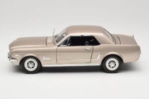 Ford Mustang 1964 1/2 Plata Mira 1:18 6127 Metal - imagen 4 de 8